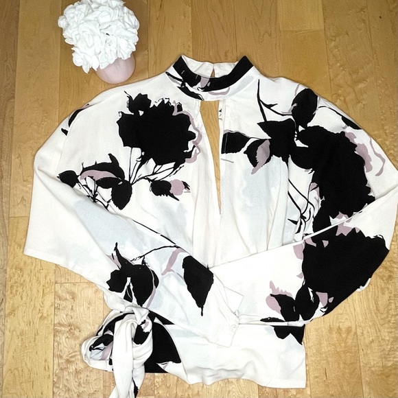 Free People floral blouse size xs- fits like s/m - Picture 6 of 8